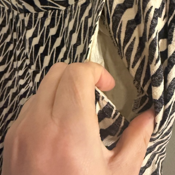 Anthropologie Black and White Graphic Joggers with High Waist - Picture 4 of 10